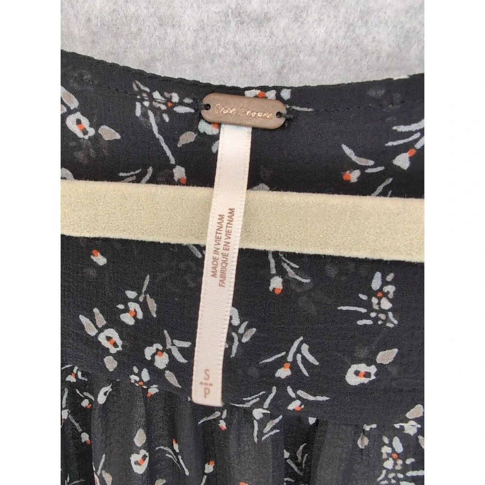 Free People Women's Black Floral Smocked Printed Lolita‎ Blouse Top Size S